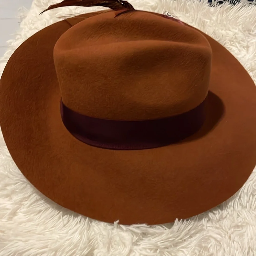 GUCCI Felt and Pheasant Feather GG Trilby Hat. - Picture 8 of 12